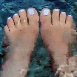 doja cat naked toes