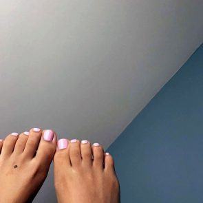 doja catnude painted toes