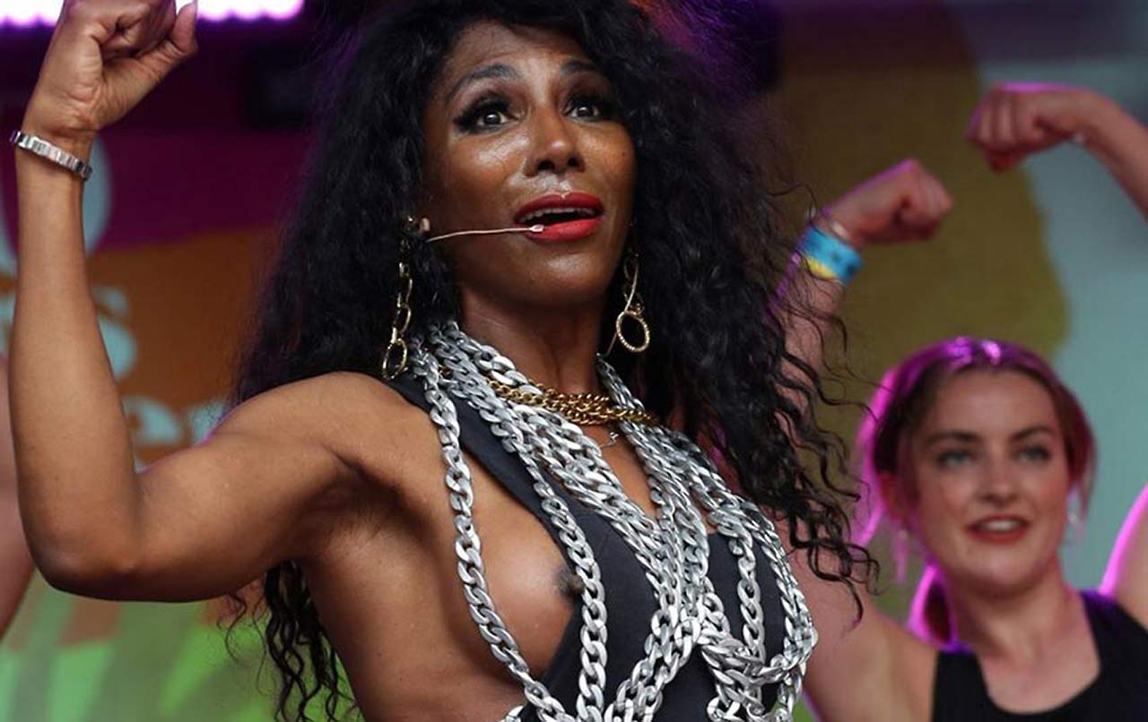 Sinitta Nude Nipples While Stage Performance Gea Video Clip Trend