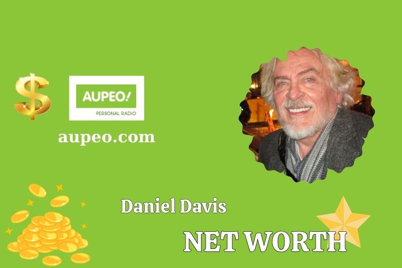 What is the net value of Daniel Davis in 2025