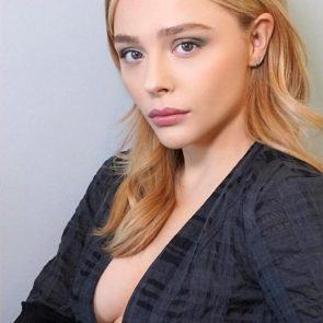 Chloe Grace Moretz boobs without bra