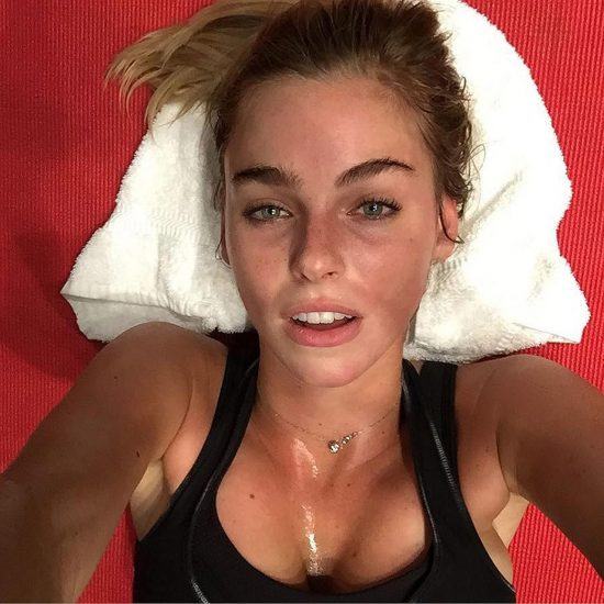 Elizabeth Turner's wet sexy selfie