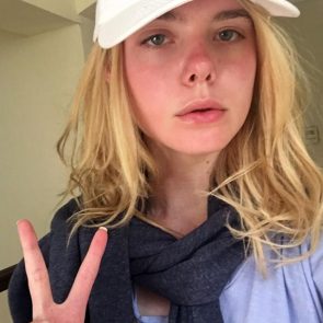 elle fanning sexy