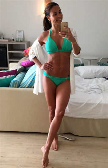 Melanie Sykes' hot mirror selfie