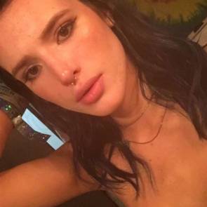 Bella Thorne's sexy selfie