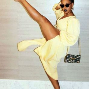 beyonce nude long legs