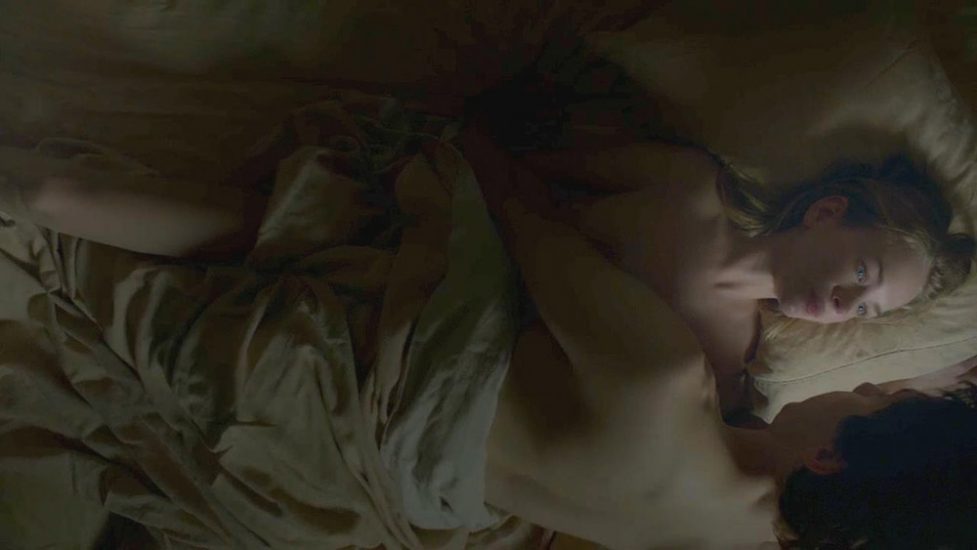 Britt Robertson has sex while naked