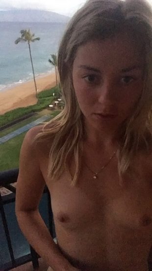 Carina Witthöft topless