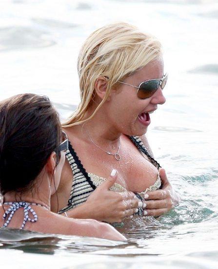 Elisha Cuthbert Breasts