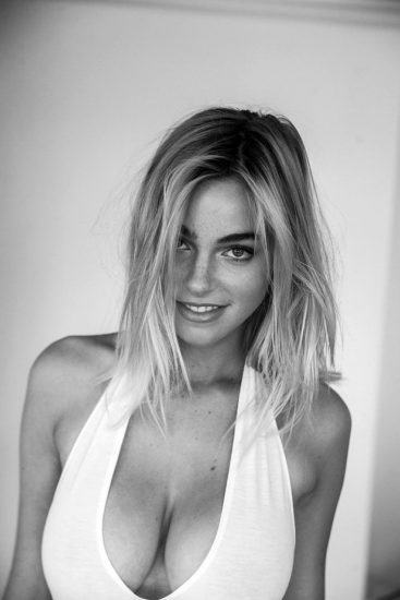 Elizabeth Turner Black and White Sexy Pictures