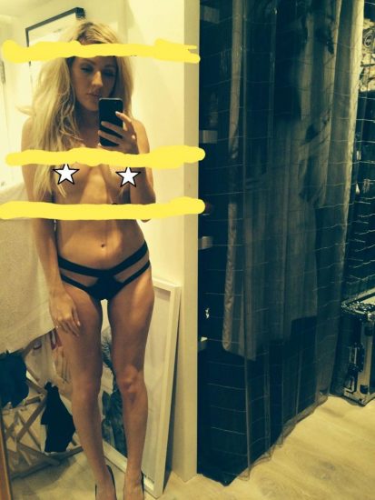 Ellie Goulding's nude mirror selfie leaked