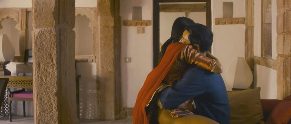 Freida Pinto riding a guy in sex scene