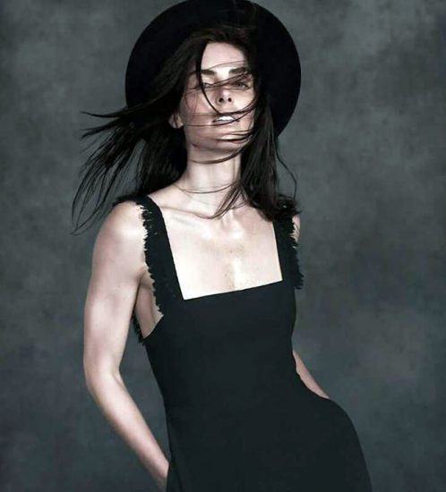 Hilary Rhoda hot in black