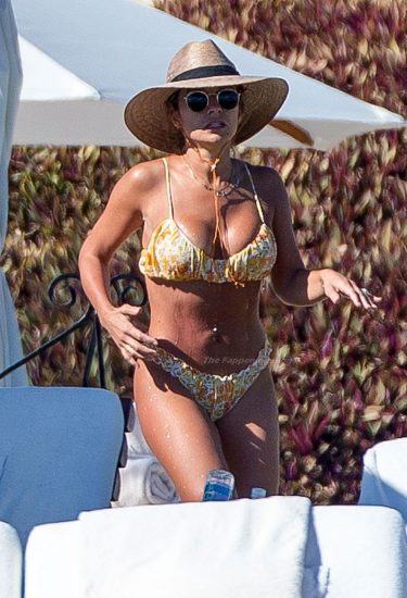 Jessie James Decker Hot Bikini