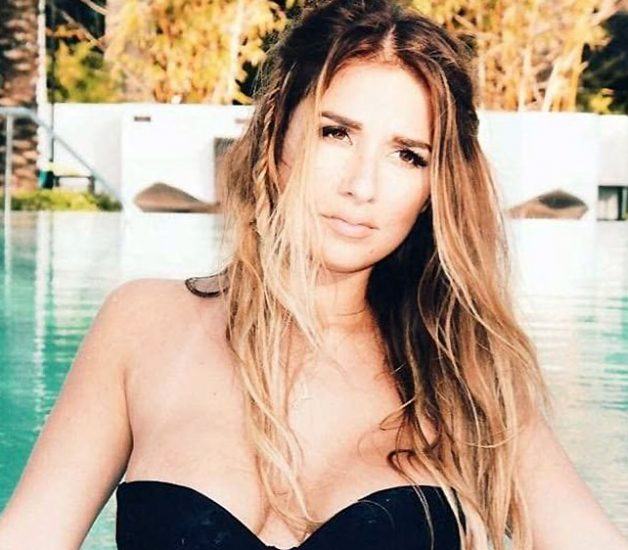 Jessie James Decker Cleavage