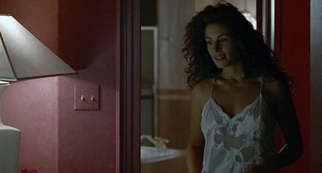 Julia Roberts big tits in movie scene