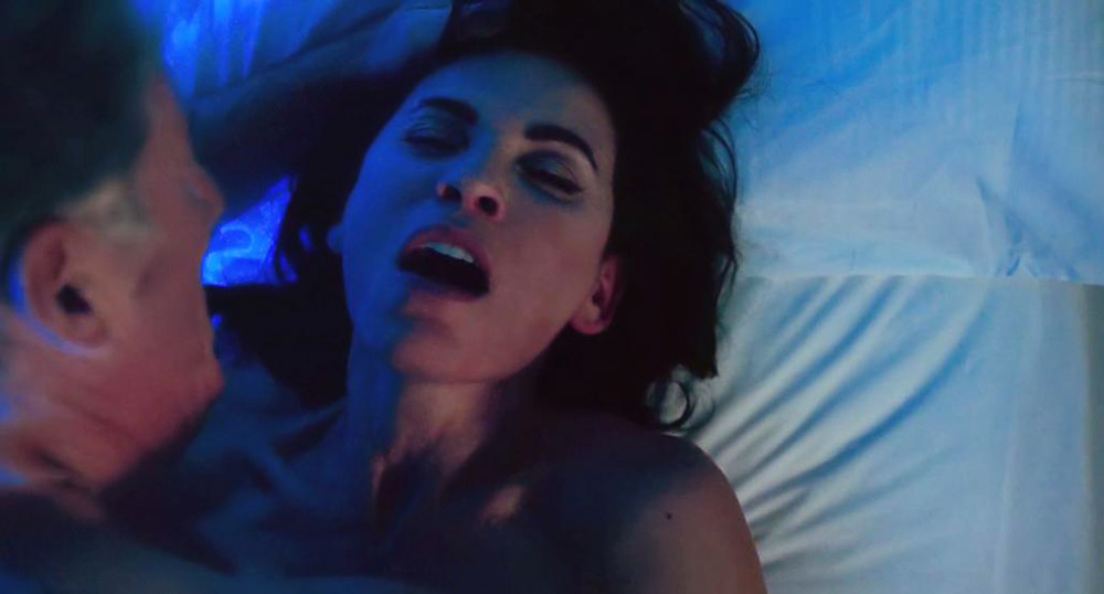 Julianna Margulies nude sex scene