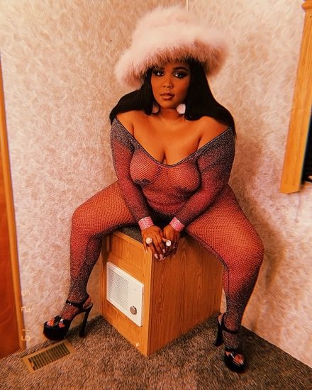 Fat Lizzo in Through