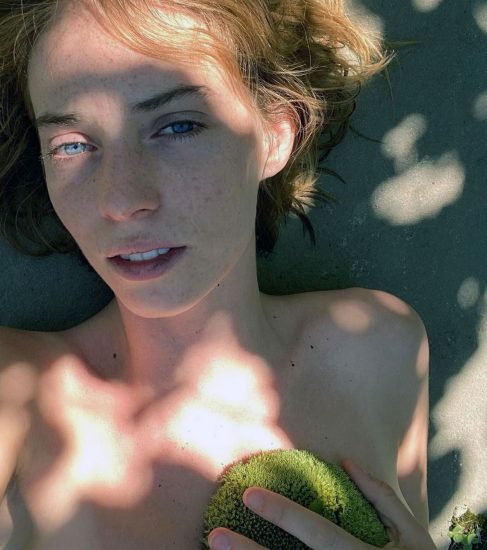 Maya Hawke nude photo leaked