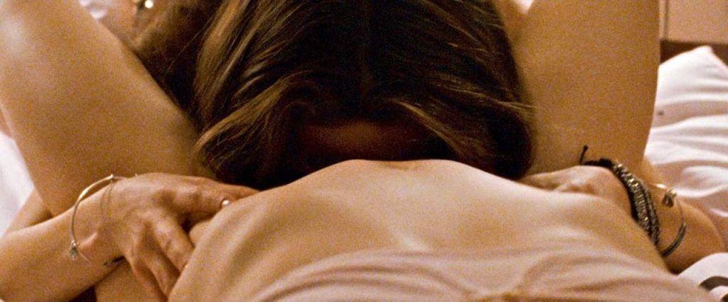 Natalie Portman's hot lesbian sex with Mila Kunis