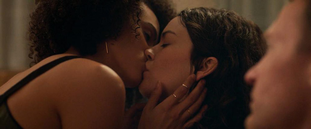 Nathalie Emmanuel sexy lesbian scene