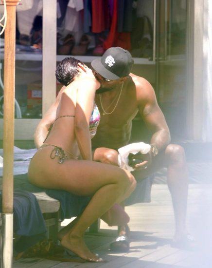 Nicole Murphy kissing her boyfriend