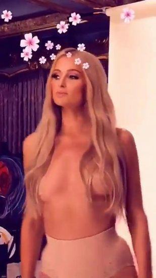 Paris Hilton Nude Tits