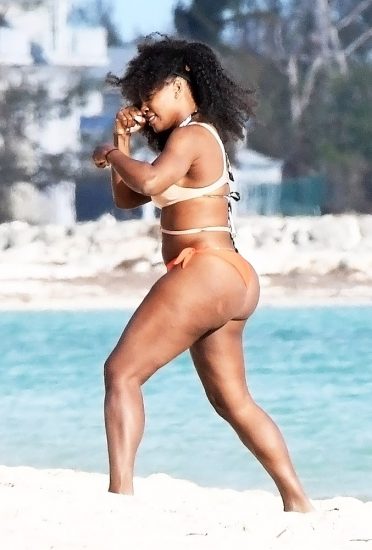 Serena Williams' big ass in bikini