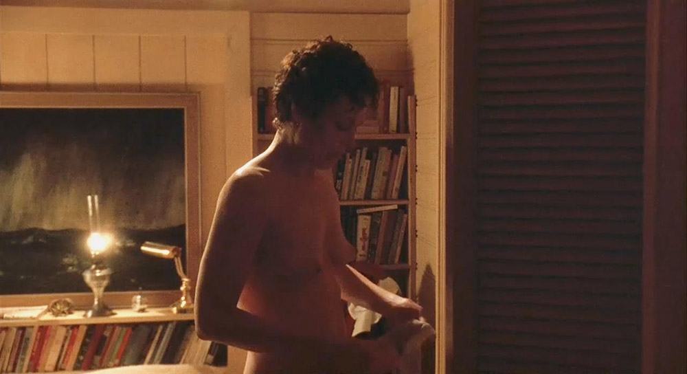 Sigourney Weaver's hot topless scene