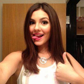 Victoria Justice leaks private selfie