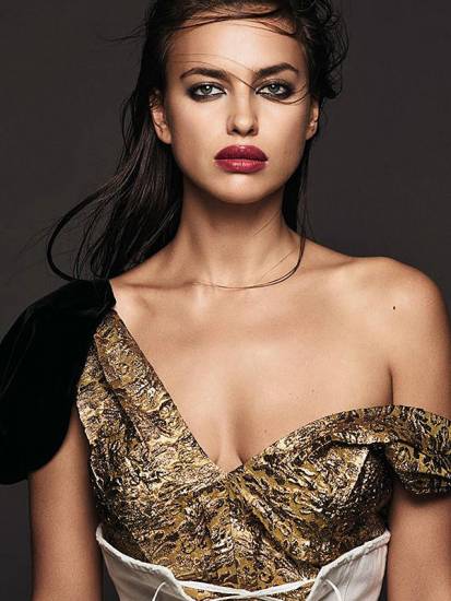 Irina Shayk bare shoulders