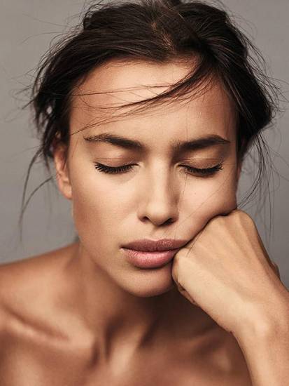 Irina Shayk's face close up