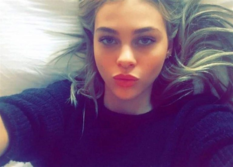 Nicola Peltz leaked selfie