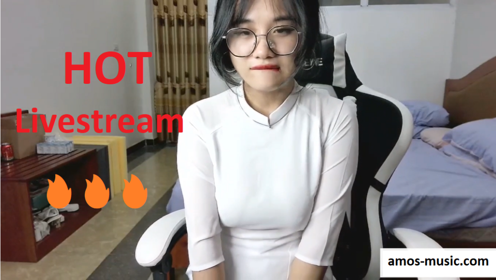 Anna Bear 33 – Livestream Girl Reveals Extremely Sexy Clothes