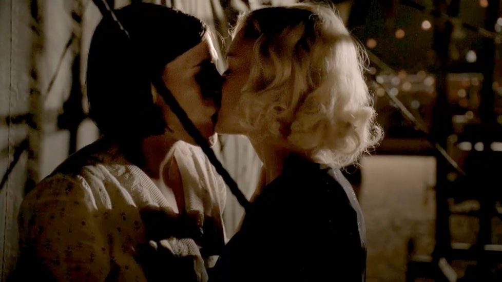 Carla Gallo Clea Duvall Lesbian Sex at Carnivale - S01E12