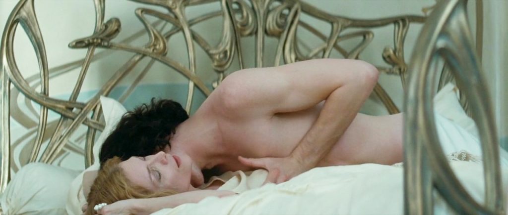 Michelle Pfeiffer in bed with a guy