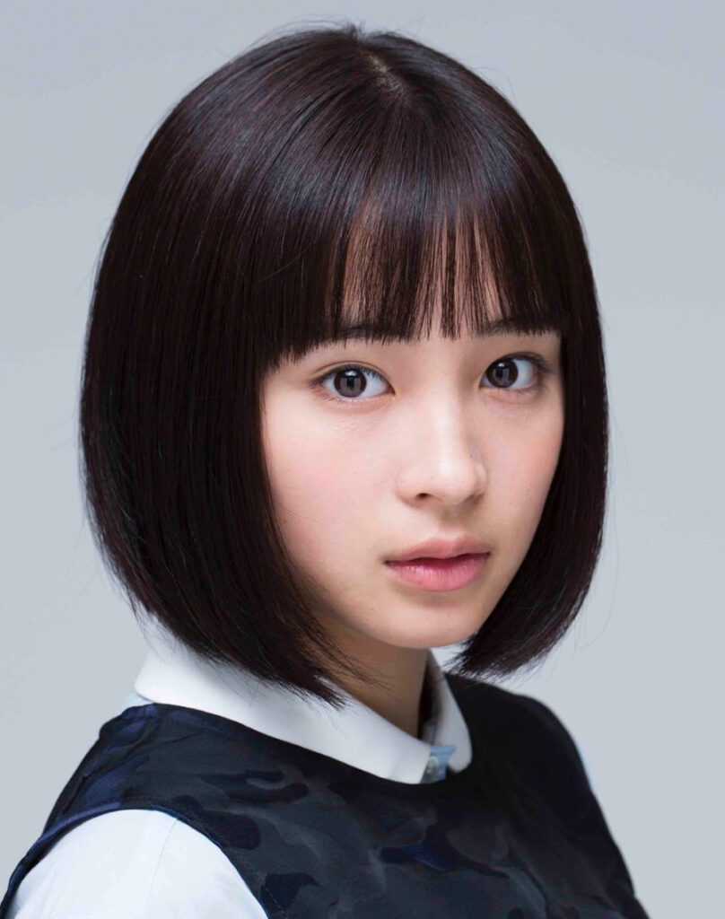 Giới thiệu về Suzu Hirose