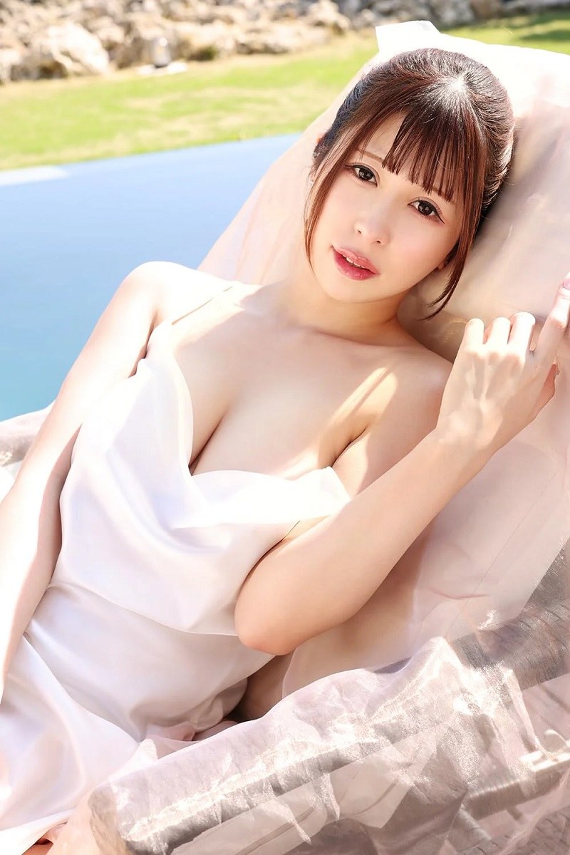 Miu Arioka – JAV idol with big breasts and cosplayer who is loved by thousands of people