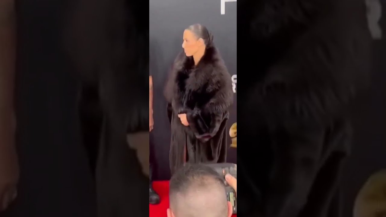 bianca censori grammys 2025 reddit video