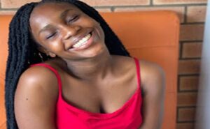Pretty Melanin Girl Record and Post Video On Snapchat